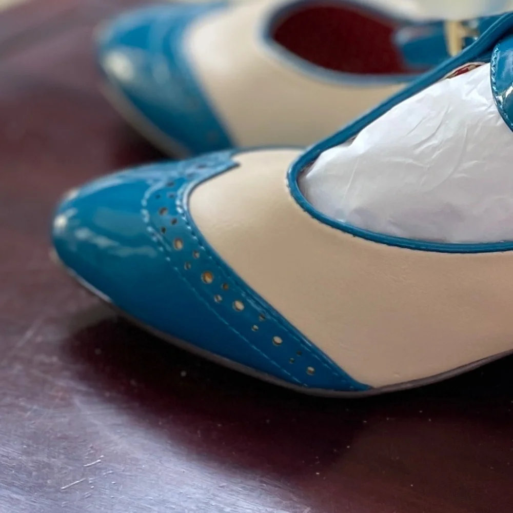 Vintage Inspired Patent Leather Baby Jane Shoes sz.8